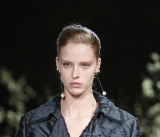 Statement Earrings, Pearl rings and colourful beads: everything you need to know about the Jewellery Spring Trends in 2021